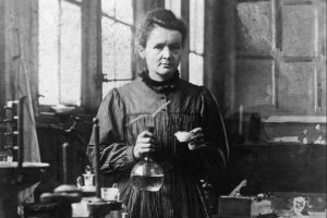 Marie Curie en su laboratorio